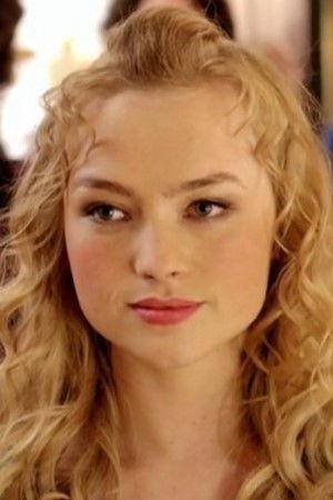 Kyra Sophia Kahre Image