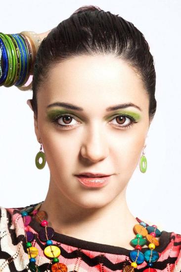 Nauheed Cyrusi Image
