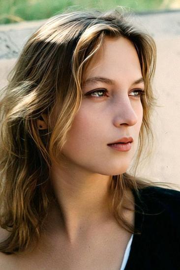 Ann-Gisel Glass Image