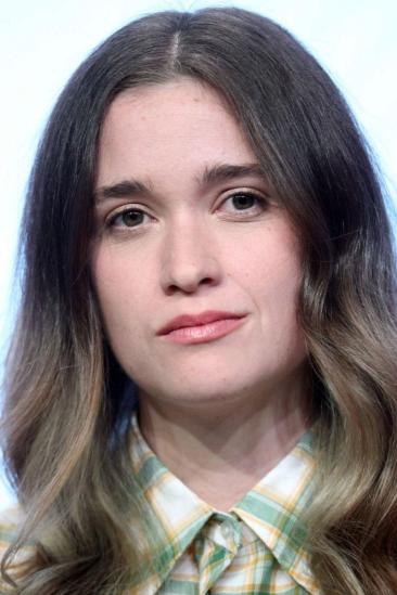 Alice Englert Image