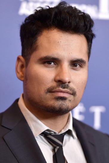 Michael Peña Image