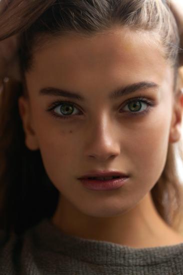 Zoë Pastelle Holthuizen Image