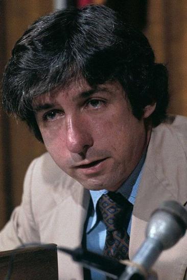 Tom Hayden Image
