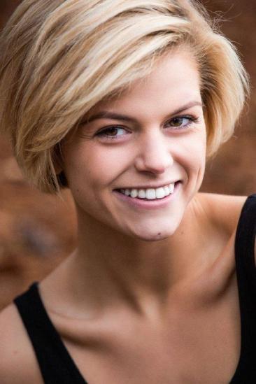 Emma Elle Roberts Image