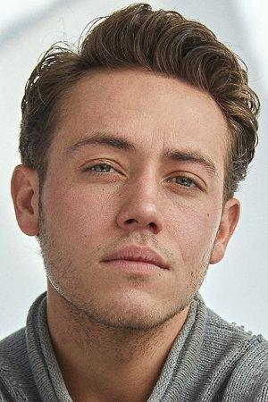 Ethan Cutkosky Image