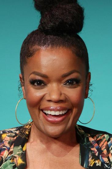 Yvette Nicole Brown Image