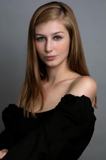 Tara Redmond van Rees Image