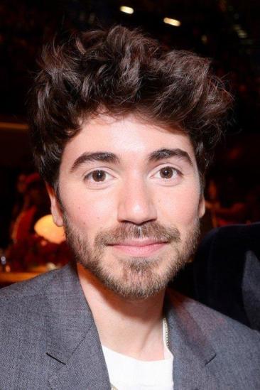 Noah Galvin Image