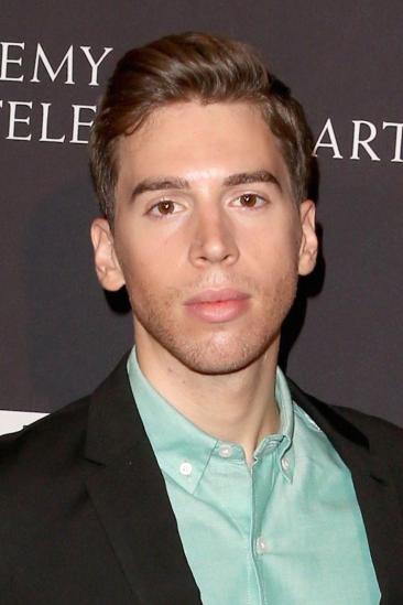 Jordan Gavaris Image
