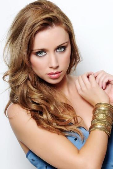 Una Healy Image