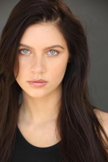 Lexi Graves Image