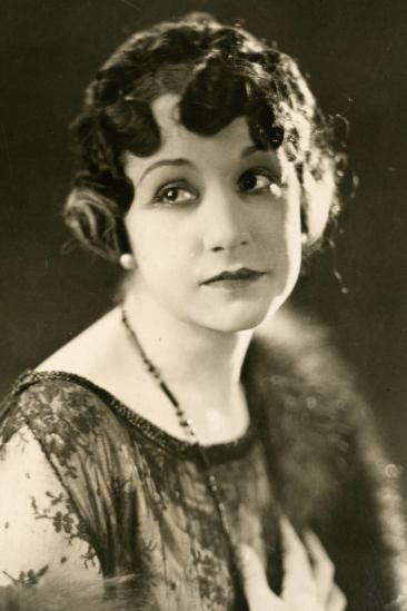 Alice Hollister Image