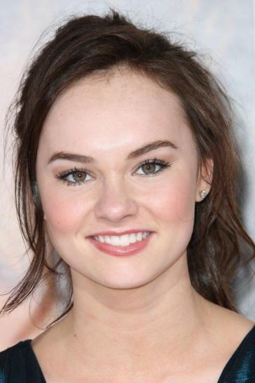 Madeline Carroll Image