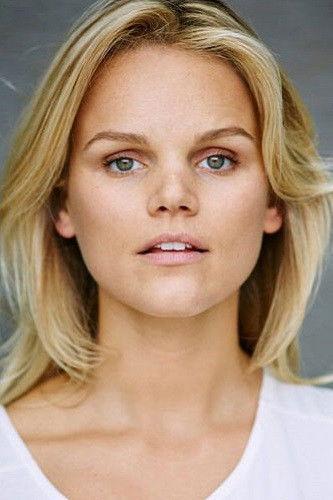 Sina J. Henrie Image