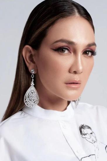 Luna Maya Image