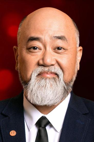 Paul Sun-Hyung Lee Image