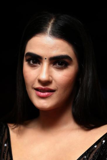 Kavya Thapar Image