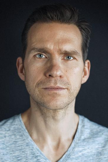 Michael Karl Richards Image