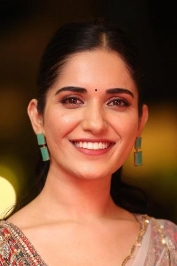 Ruhani Sharma Image
