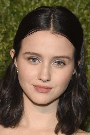 Julia Goldani Telles Image