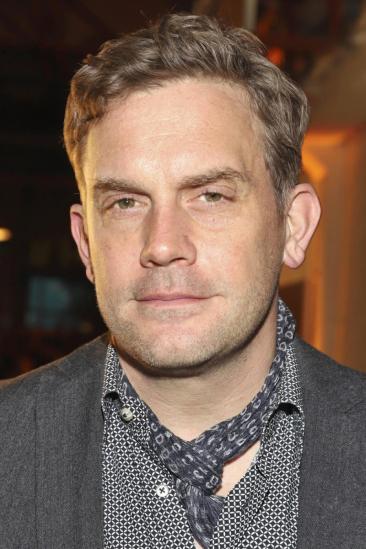 Sebastian Bezzel Image