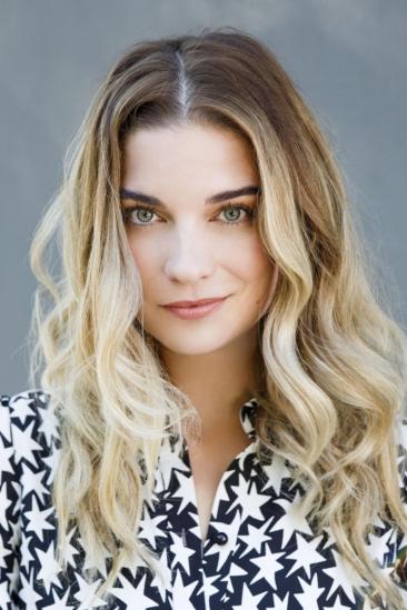 Annie Murphy Image