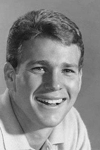 Ryan O'Neal Image
