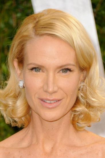 Kelly Lynch Image