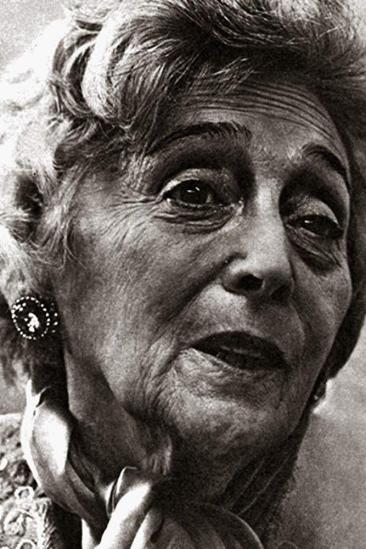 Milagros de la Vega Image