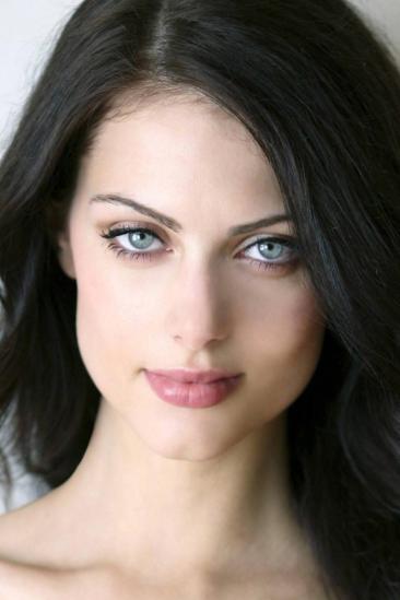 Julia Voth Image