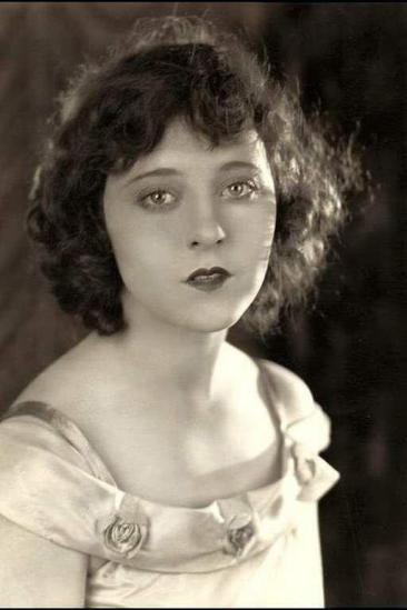 Jehanne d'Alcy Image