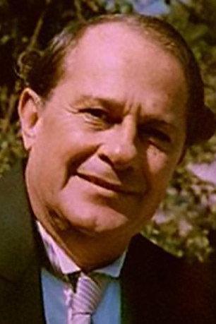 José Van de Kamp Image