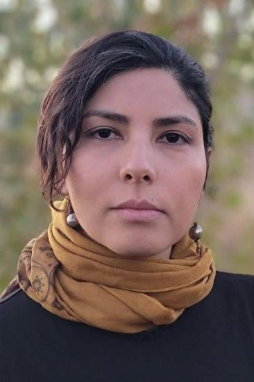 Sara Khaki Image