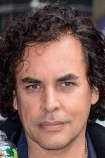 Peter Gordeno Image