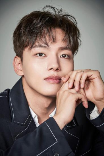 Yeo Jin-goo Image