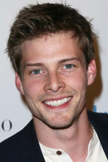 Hunter Parrish Image