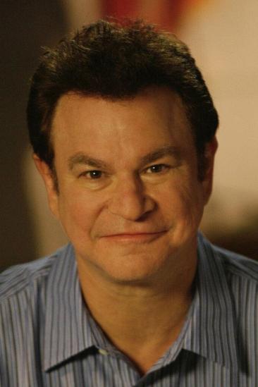 Robert Wuhl Image