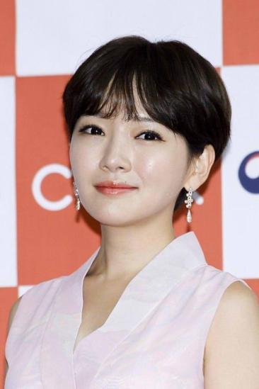 Yoon Song-ah Image