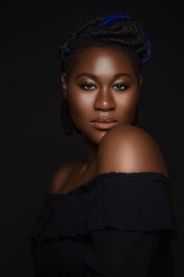 Zenzi Williams Image