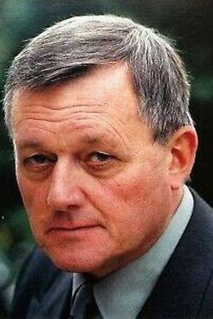 Davyd Harries Image