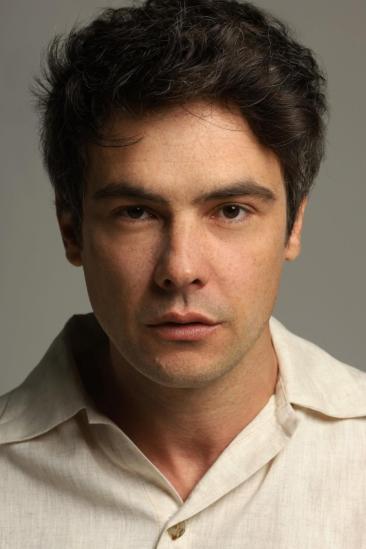 Sérgio Guizé Image