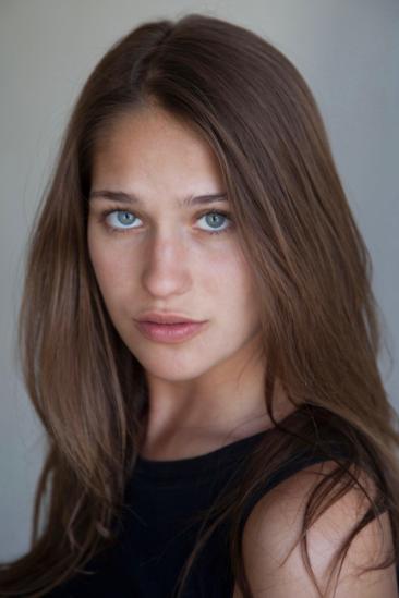 Lola Kirke Image