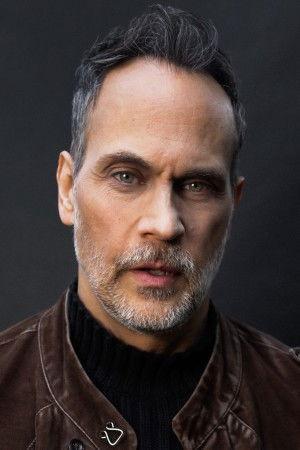 Todd Stashwick Image