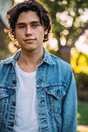 Finn Roberts Image