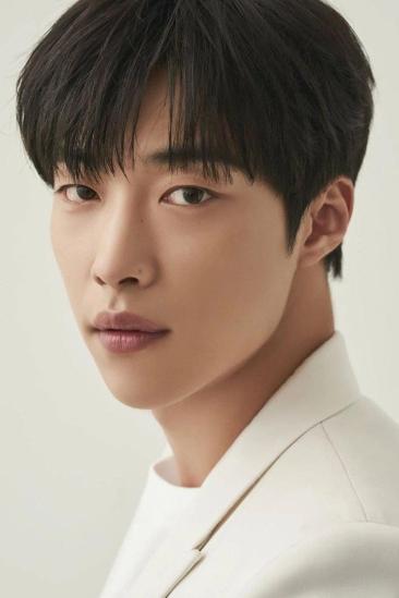 Woo Do-hwan Image