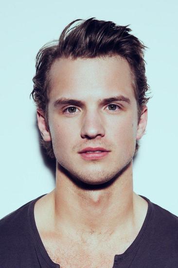 Freddie Stroma Image
