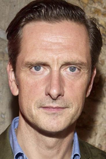 Nicholas Gleaves Image