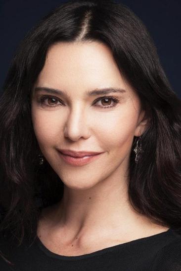 Hande Ataizi Image