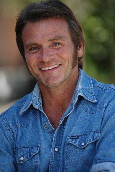 Douglas Bennett Image
