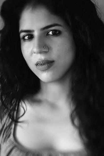 Mansi Multani Image